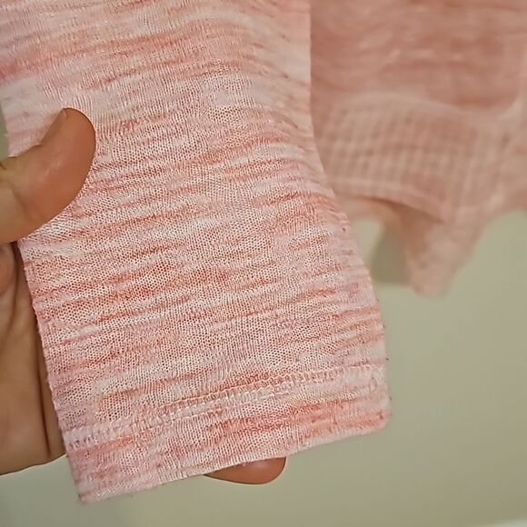 Sundance Pink Poly-blend Light Weight Sweater Women’s Size XS Asymmetrical Hem - Picture 4 of 6